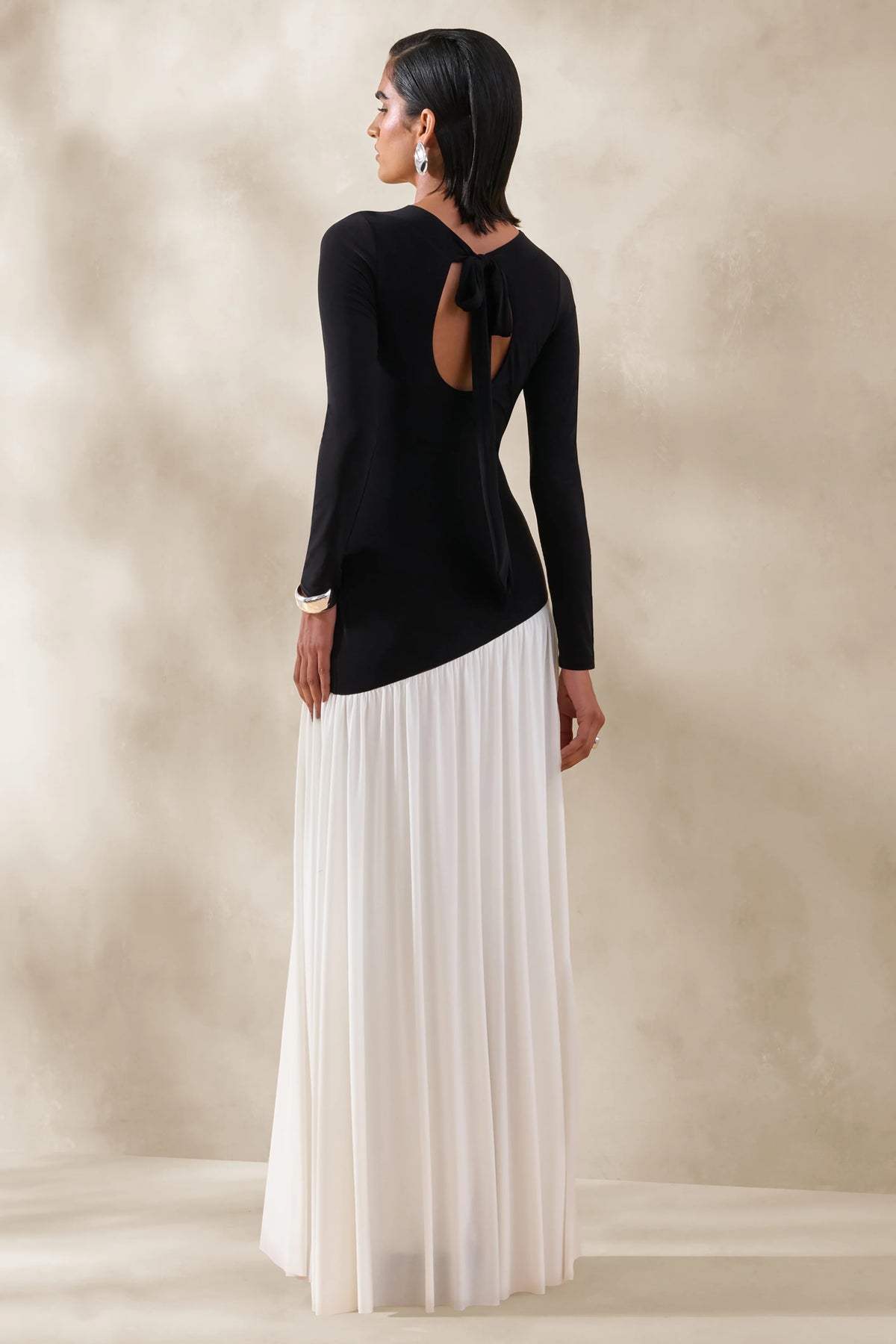 Jasira | Black & White Crew-Neck Maxi Dress With Asymmetric Drop-Waist