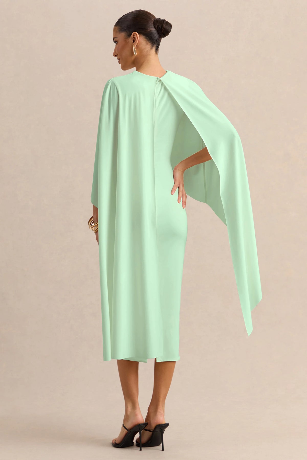 Luxalyn | Green Round-Neck Midi Dress With Cape-Detail